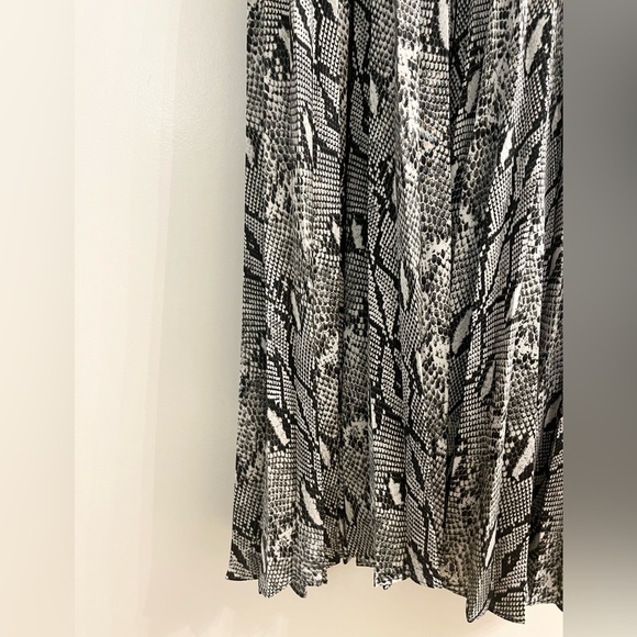 Michael Kors Leopard Print Elastic Waist Sleeveless Pleated Maxi Long Dress XXS - Picture 2 of 4